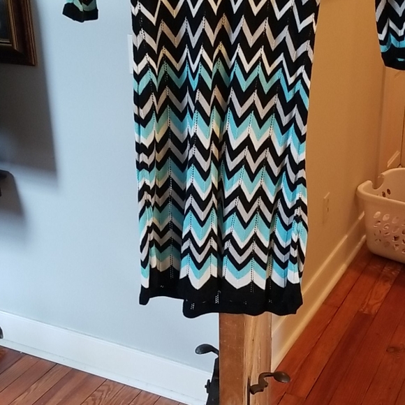 💥WHITE HOUSE/BLACK MARKET💥 - Picture 3 of 6